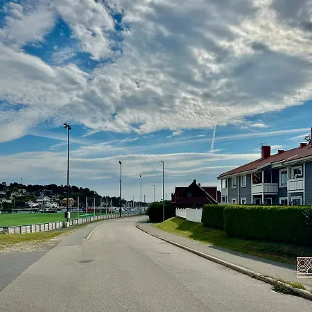 Seaside 2 Balconies&sea View Grimstad (Aust-Agder)
