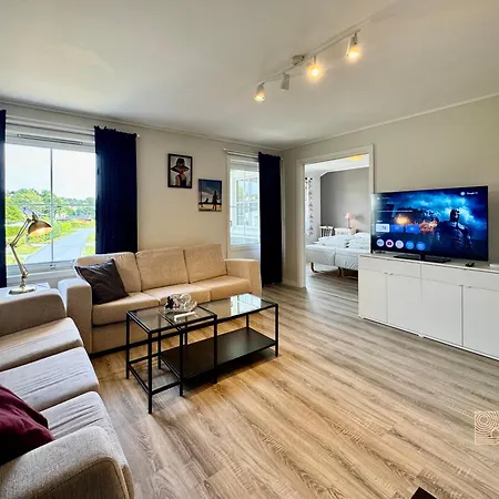 Seaside 2 Balconies & Sea View Grimstad (Aust-Agder)